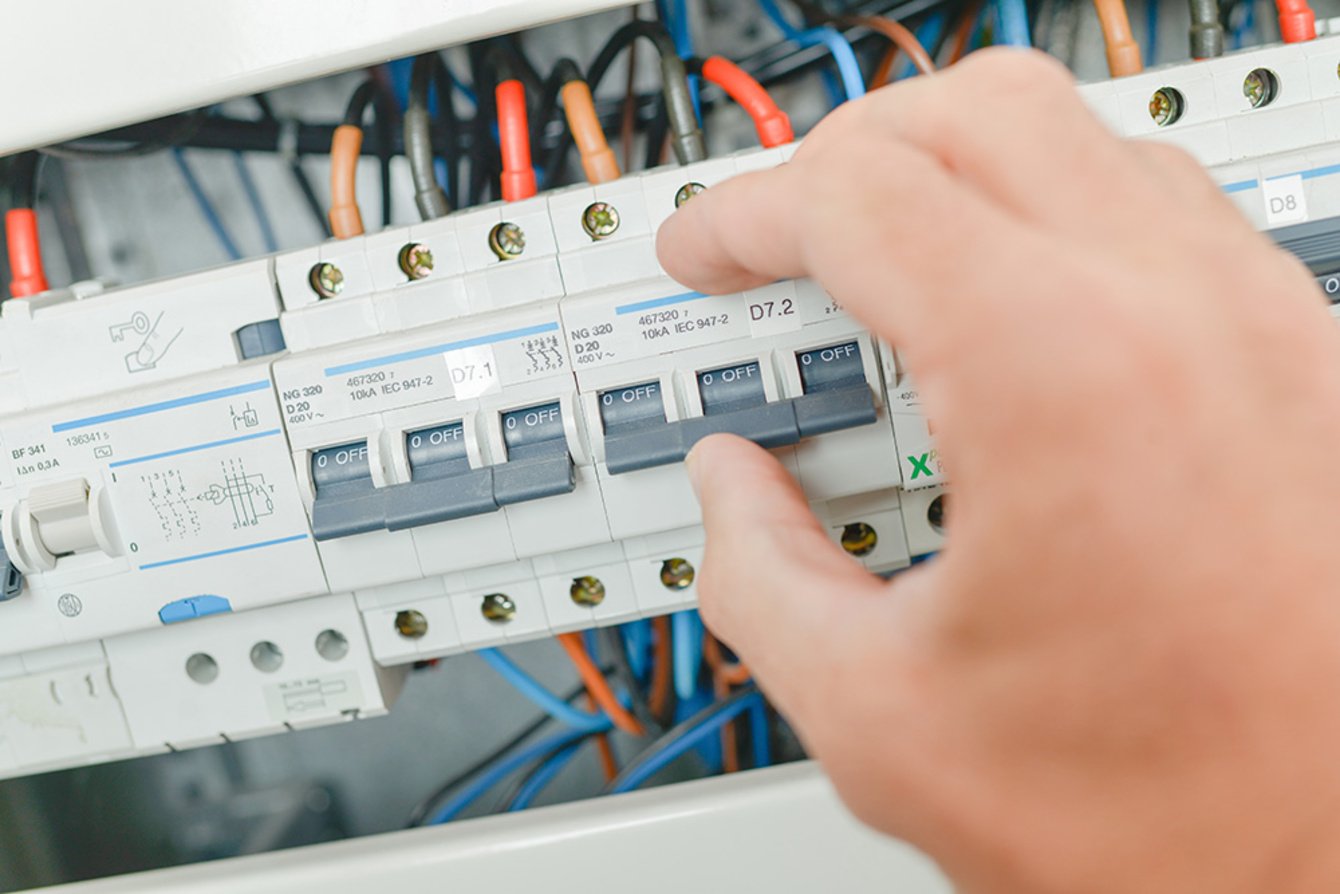 Elektro&shy;installation bei Elektro Beisler GmbH in Hösbach